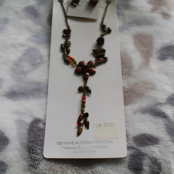 Noblesse Collection - Austrian Crystal Butterfly Vine Necklace & Earrings - Picture 2 of 3